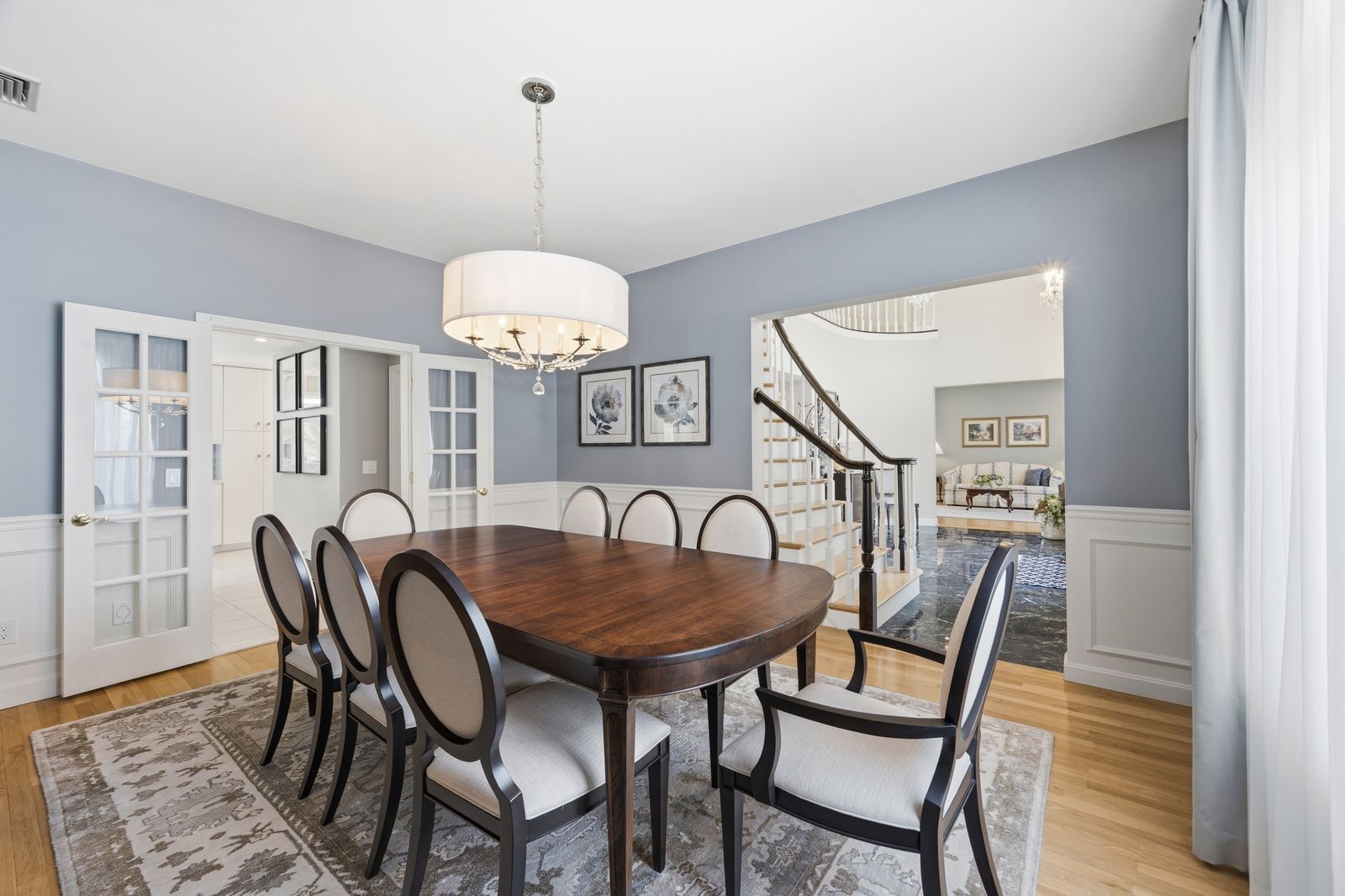 Dining room in blue tones